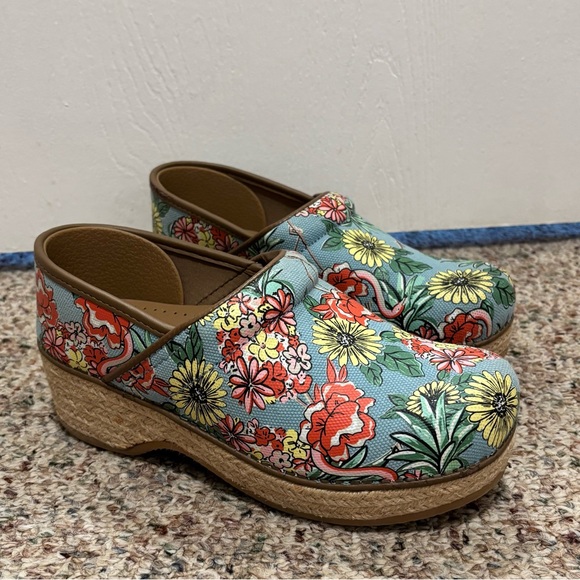 Dansko Shoes - Dansko Flamingo Jute Clogs